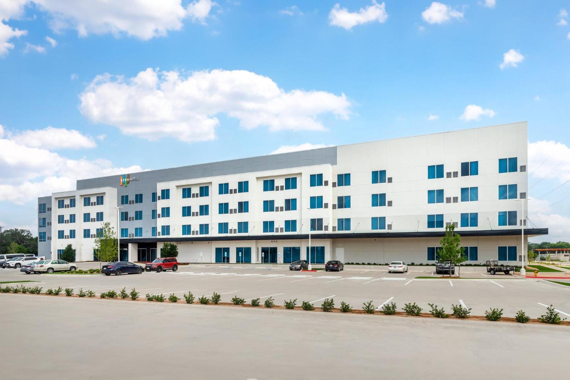 Even Hotel Waco - University Area By Ihg Bagian luar foto